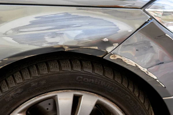 Повреждения Автомобиля После Аварии Автосалоном Царапин Ударов Вмятин Поврежденного Рукоятки — стоковое фото