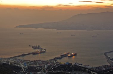 Rusya 'nın güneyindeki Novorossiysk ve Gelendzhik' in çevresi, doğaları ve dağlarla ve denizle bağlantılı güzel yerleriyle şaşkına dönmüş durumda..