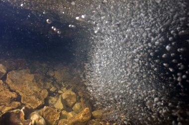 Guam Gorge Doğal Anıtı, Rusya 'nın tüm bölgelerinden gelen turistler için popüler bir yerdir. Konum-Absheron bölgesi.