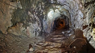 Terk edilmiş bakır madeni. Kuzey Kafkasya bölgesi. Sovyet dönemi.