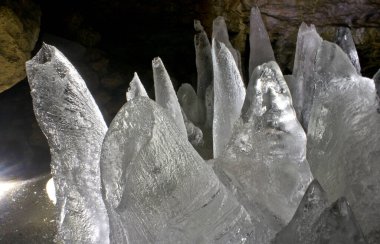 Kuzey Kafkasya, Adygea Cumhuriyeti, Lago-Nak Dağları 'nın güzel ve ulaşılamaz mağaralarının diyarı..