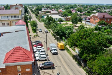 Yer - Ust-Labinsk şehri, Krasnodar Bölgesi, Rusya. Rusya 'nın güneyinde tipik bir kasaba. Kazak gelenekleri, kiliseler ve tarlalar.