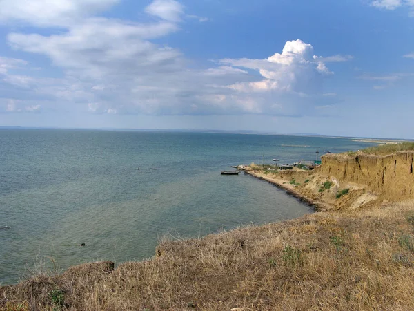 Konum Rusya, Taman Yarımadası, Kerch Boğazı. Aktif bir nakliye bölgesi, inanılmaz bir kıyı doğal bölgesi, zengin bir sualtı dünyası ve eşsiz tarihsel keşifler..