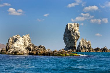 Bölge - Kırım Cumhuriyeti, Opuk ulusal rezervi bölgesi. Yürüyüş ve deniz turizmi için inanılmaz güzel yerler ve manzaralar.