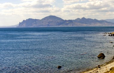 Mekan - Kırım Cumhuriyeti, Ordzhonikidze köyünün ilçesi. Yürüyüş ve deniz turizmi için inanılmaz güzel yerler ve manzaralar.