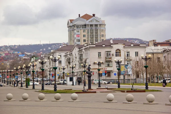 Krasnodar Bölgesi, Rusya, Novorossiysk. Zengin ve kahramanca bir geçmişi olan büyük bir liman şehri..