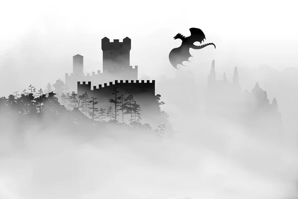 Hrad na vrcholu hory s lesem pod mlhovými mraky a drakem letícím na obloze v blízkosti pevnosti. Vektorová černobílá silueta ilustrace. — Stockový vektor