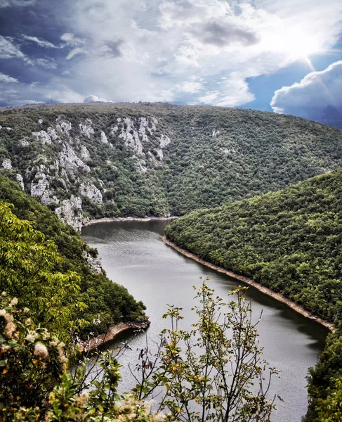 Balení kaňonu řeky Bosny a Hercegoviny z výšky — Stock fotografie