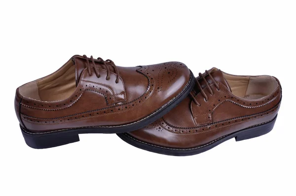Sapatos de moda masculina marrom isolado no fundo branco — Fotografia de Stock