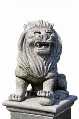 beyaz zemin üzerinde bir at ejderha taş heykel.