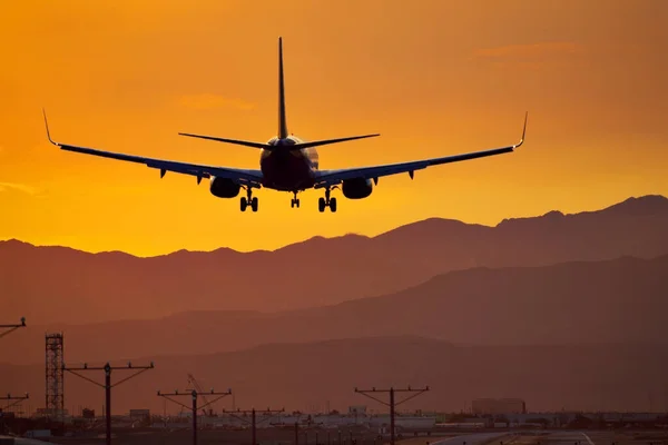 Landing at Sunset — Stock Photo, Image