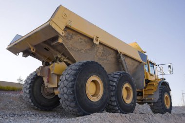 Ağır Malzeme Döküm Kamyonu