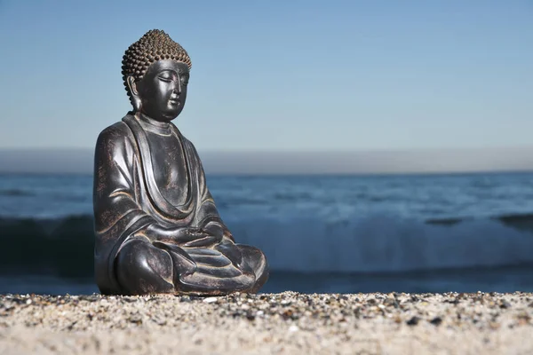 Budda giapponese e Shoreline — Foto Stock