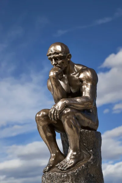 Rodin Düşünen Adam.
