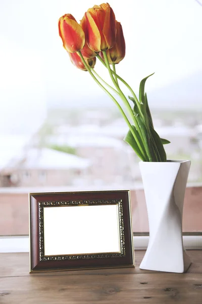 Tulipes et cadre photo — Photo