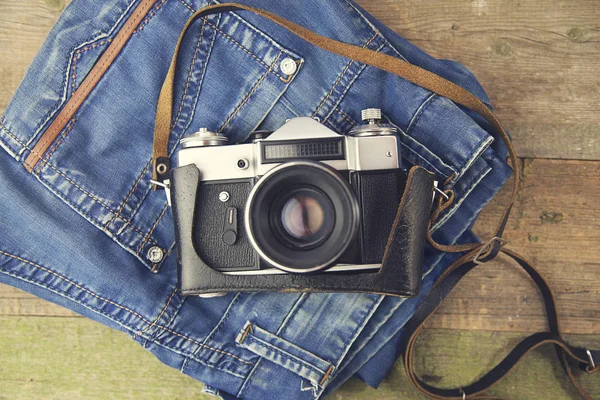 Jeans y cámara —  Fotos de Stock