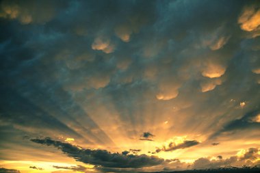 Gündoğumunda gökyüzü arkaplanı