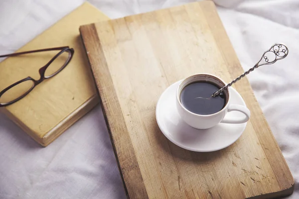 Letto con caffè — Foto Stock