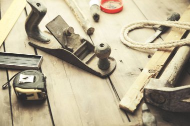 marangoz ahşap arka plan üzerinde çalışma