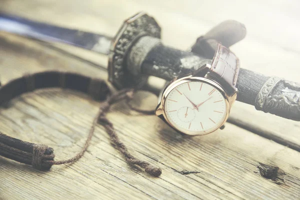 Reloj y pulsera — Foto de Stock