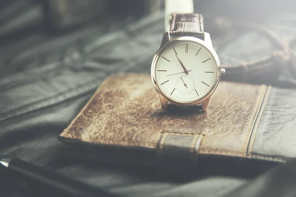 Reloj en la cartera — Foto de Stock