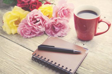 Gül, kahve ve defter