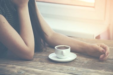 kadın el kahve