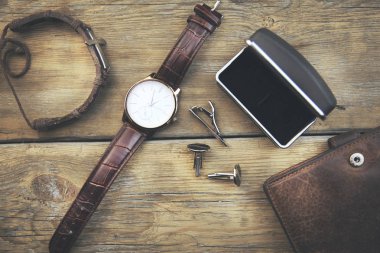 adam farklı aksesuarlar