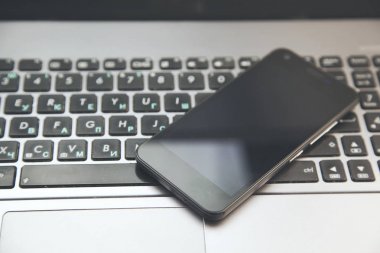 dizüstü bilgisayardaki telefon 
