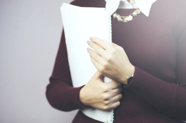 Kadın holding belgeleri