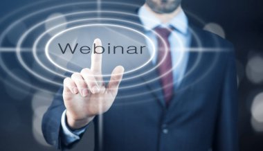Webinar kavramı düğmesini dokunmadan işadamı.