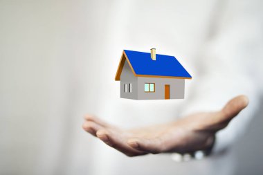 işadamı ile çizilmiş ev simgesini 