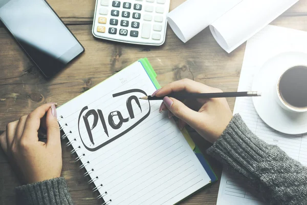 Woman writing plan text — Stock Photo, Image