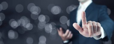 İş adamı cep telefonu