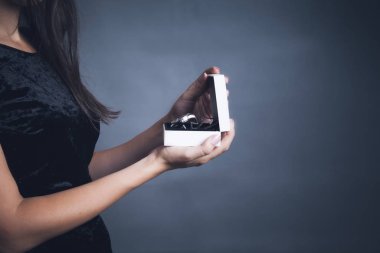 woman hand box of watch