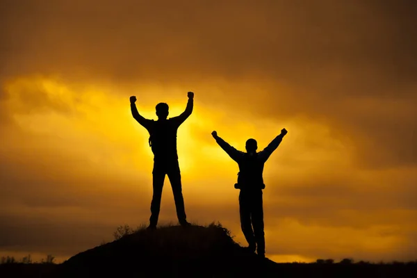 Twee Man Berg Bij Zonsondergang — Stockfoto