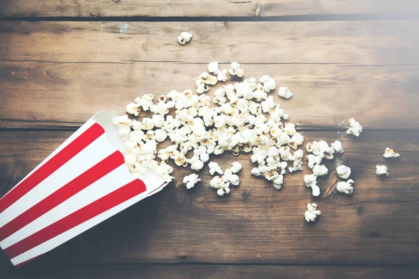 Popcorn Rad White Box Wooden Background — Stock Photo, Image