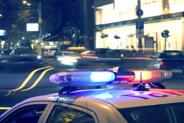 Полицейская Машина Улице Ночью — стоковое фото