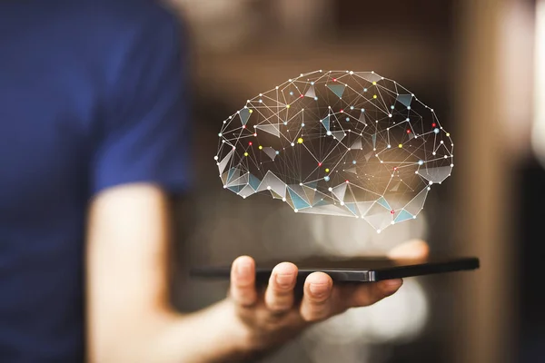 Hombre Mano Teléfono Con Cerebro Sobre Fondo Oscuro — Foto de Stock