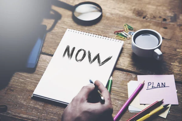 Man Written Now Text Notepad Office Table — Stock fotografie