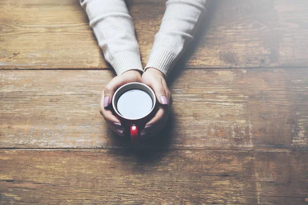 Mujer Solitaria Bebiendo Café Por Mañana — Foto de Stock