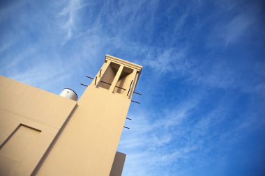 Dubai 'deki ev duvarı binası