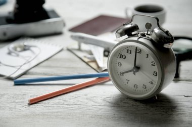 Çalışan masalı çalar saat