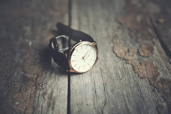 Man Elegant Watch Wooden Table — Stock Photo, Image