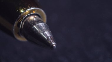 Metal bir sapı kapat.