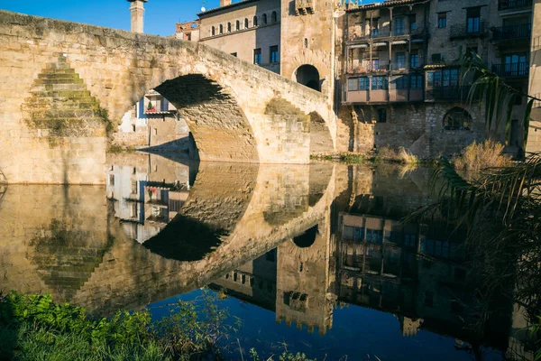 Puente Piedra Medieval Antiguo Sobre Río Ciudad Valderrobres Perteneciente Ciudad — Foto de Stock