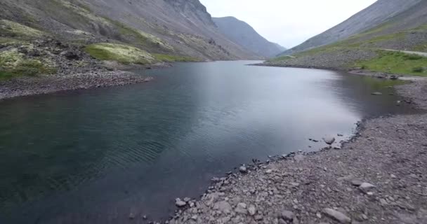 Top View Clear Blue Smooth Water Lake Mountain Views — Stock Video