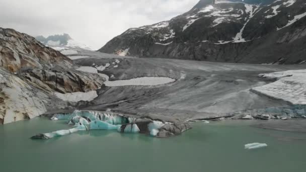 Shooting Drone View Alps North Italy Gray Green Lake Snow — ストック動画