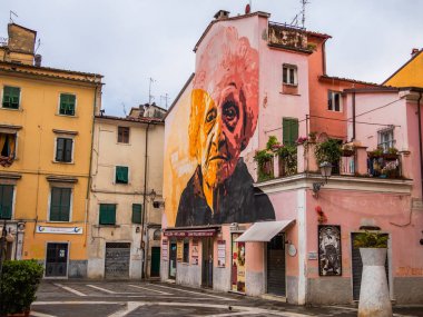 Carrara, İtalya. Haziran 2017. Otlar meydanında duvar resimleri