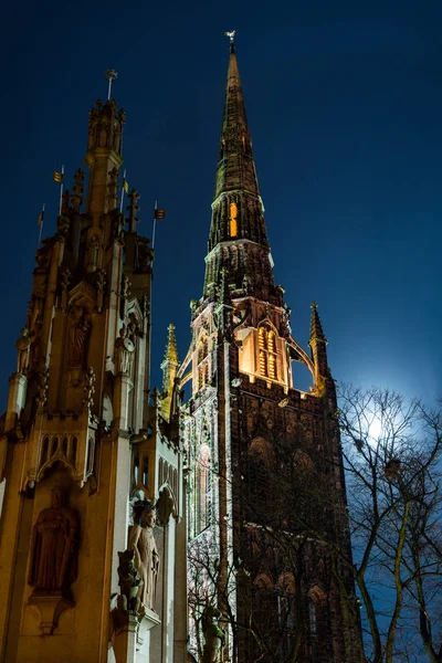 Vista Gótica Catedral Coventry Con Luz Luna Midlands Reino Unido —  Fotos de Stock